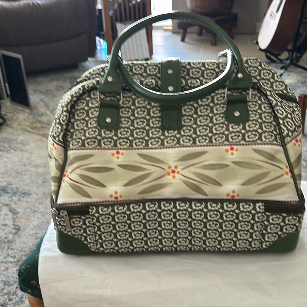 Temptation, old world, sage, double insulated tote with 2 qu casserole 13 x 11 - Picture 2 of 12